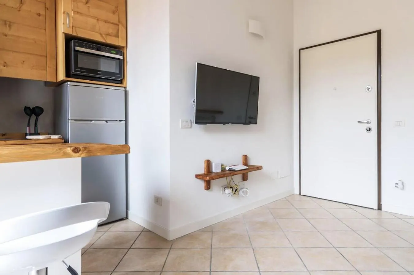 Cosy Apartment In Bovisa Milaan
